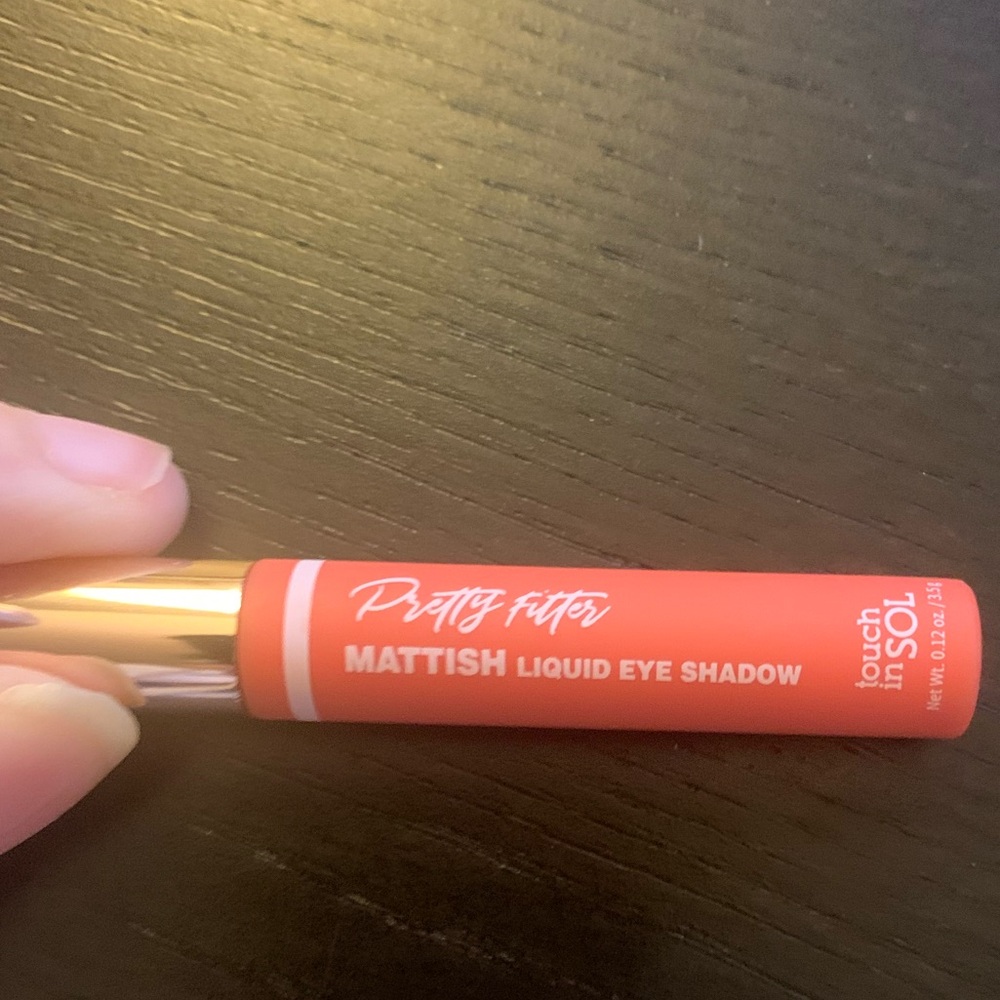 Touch In Sol Pretty Filter Mattish Liquid Eyeshadow